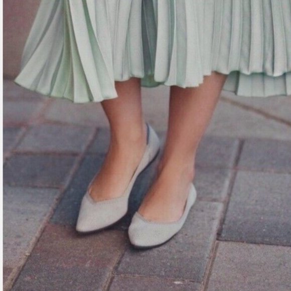 EUC *Retired* Rothy's Light Grey Flax Birdseed The Point Flat - Picture 3 of 10